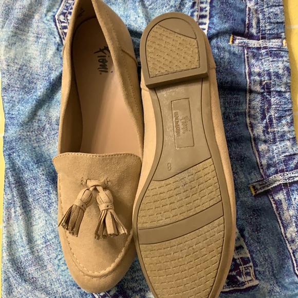 Beige Loafers with tassels - Picture 2 of 5